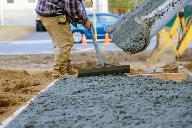 Best Concrete Sidewalk Installation in El Paso, IL